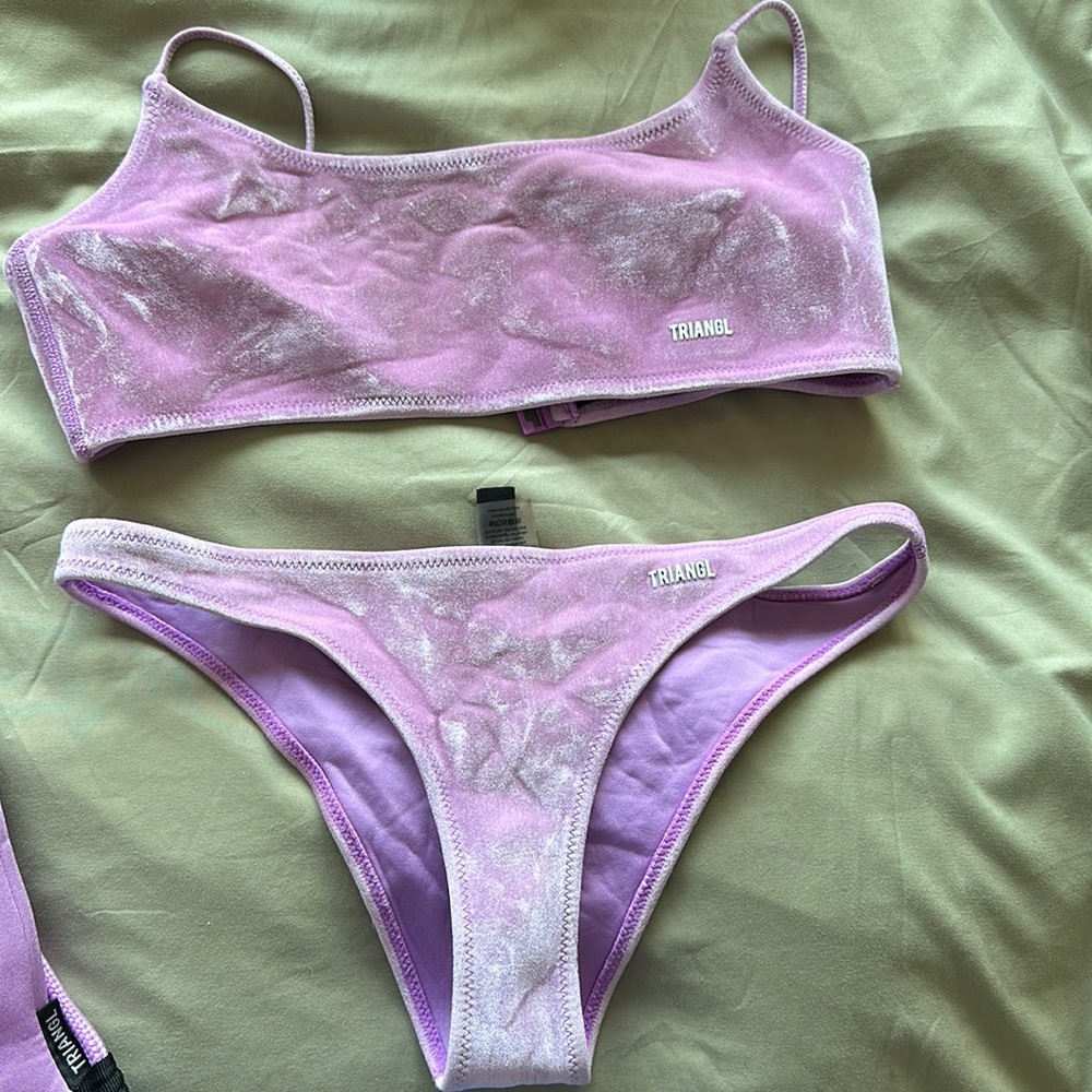 Triangl velvet set in purple